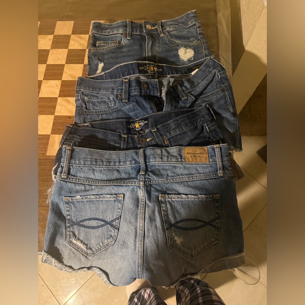 Bundle of 4 denim shorts Sz2/26